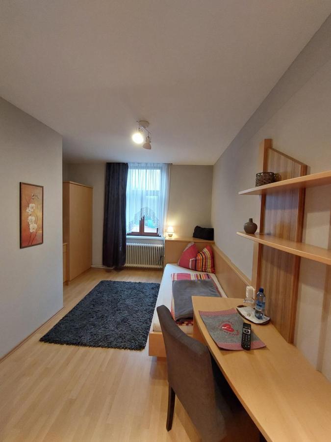 3 Raben - Leoben - Zimmer Fuer Geschaeftsreisende, Urlauber, Monteure Und Handwerker, Polski Pensjonat Austria Eksteriør billede